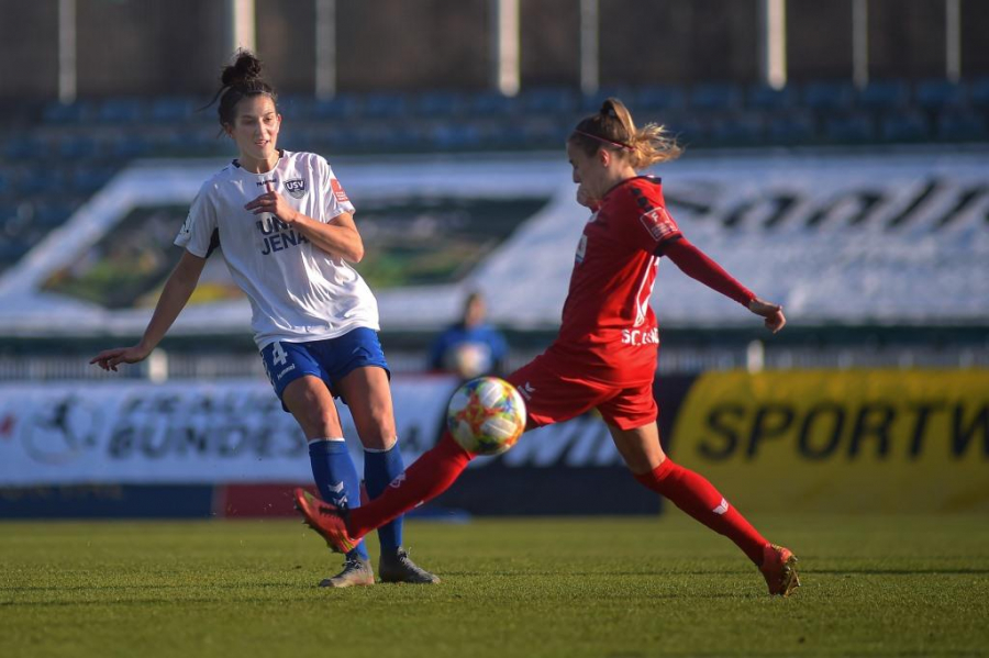 Nicole Stratford im Einsatz für den FF USV Jena