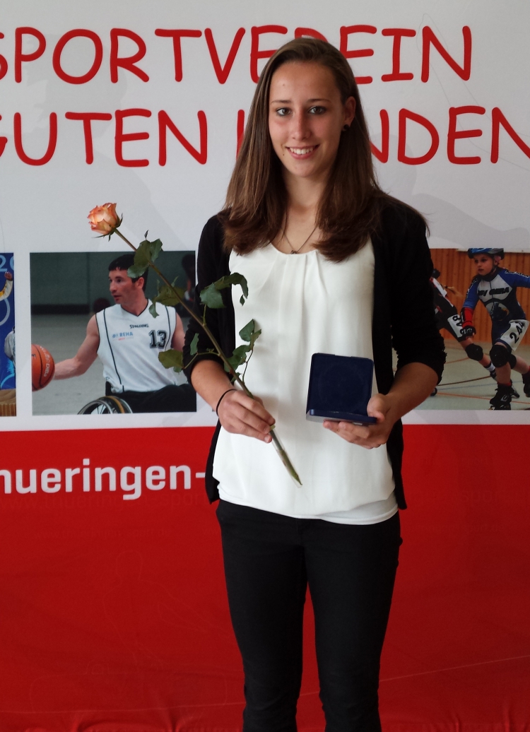 Auszeichnung für Nachwuchstalent Anna Weiß - Die Mittelfeldspielerin der U17 des FF USV Jena, Anna Weiß, wurde heute mit dem Pierre-de-Coubertin-Schülerpreis&#8230;
