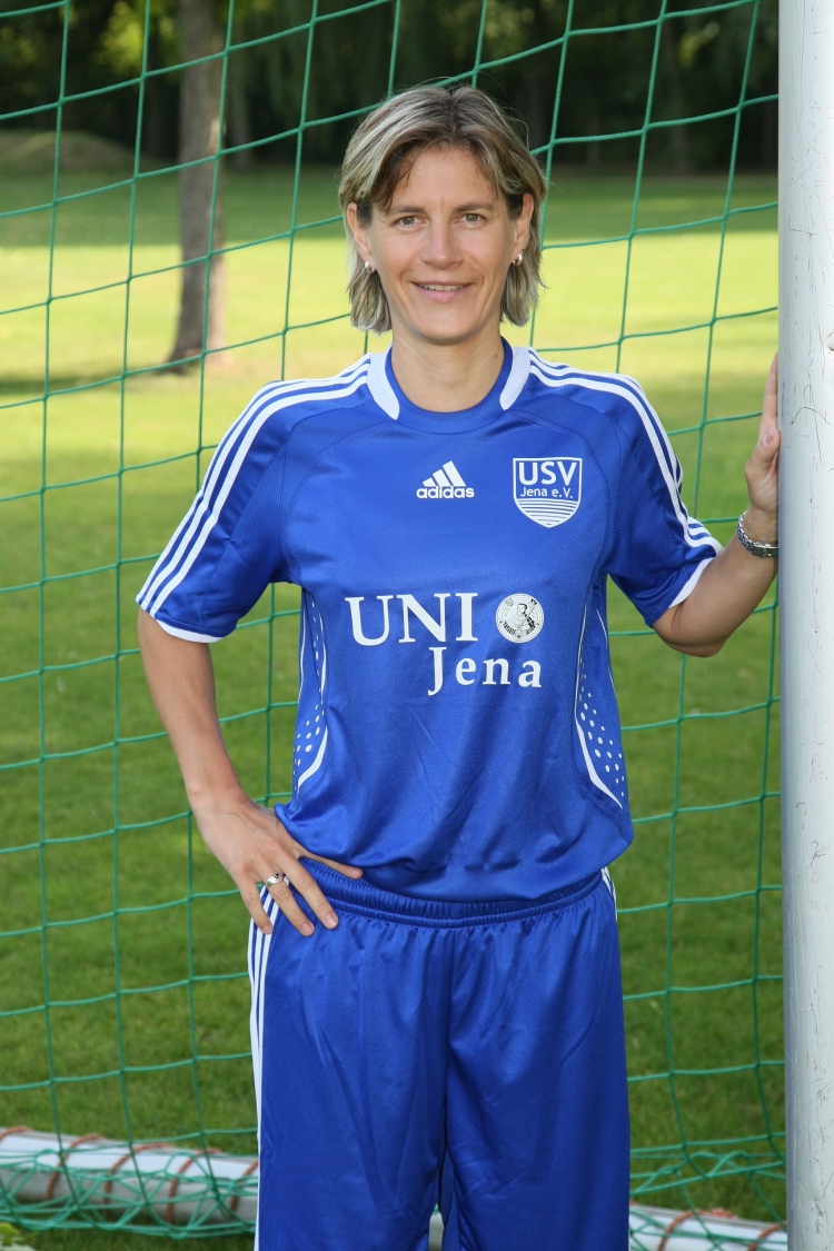 Wir gratulieren - Ein besonders herzlicher Glückwunsch geht heute an Steffi Scheitler. Die Rekordspielerin des FF USV Jena&#8230;