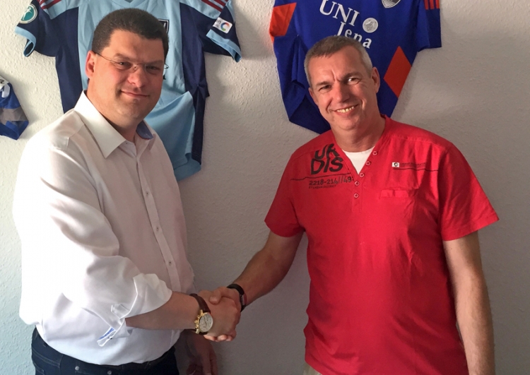 FF USV Jena verpflichtet Co-Trainer, eine weitere Spielerin und bindet Nachwuchstalent - Der FF USV Jena kann sich über weitere Vetragsunterzeichnungen freuen.
