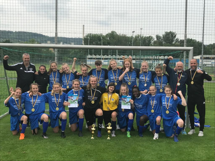 Mission erfüllt - Zwei souveräne Siege der Jenaer Fußballerinen beim Landesfinale von „Jugend trainiert für Olympia“ 2019.