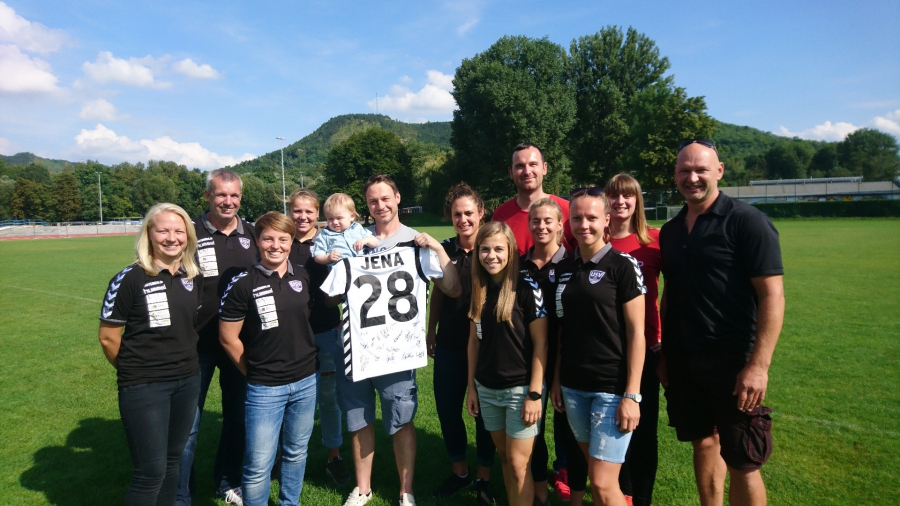 Herzenssache: ein FF-USV-Trikot für den guten Zweck