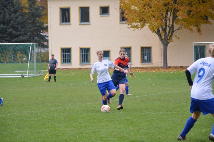 Klare Angelegenheit für den FF USV Jena III - Mit 6:0 gewannen die USV-Frauen gegen den ESV Lokomotive Meiningen ihr siebentes Spiel in Folge.